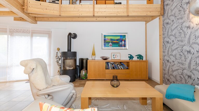 Wohnbereich mit Kamin