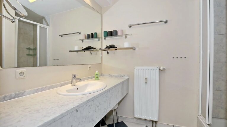 Bad mit Dusche